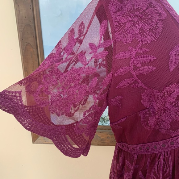 NWT Maroon Lace Overlay Maxi Dress | Flutter Sleeve V-Neck Full Length Gown - Picture 7 of 10